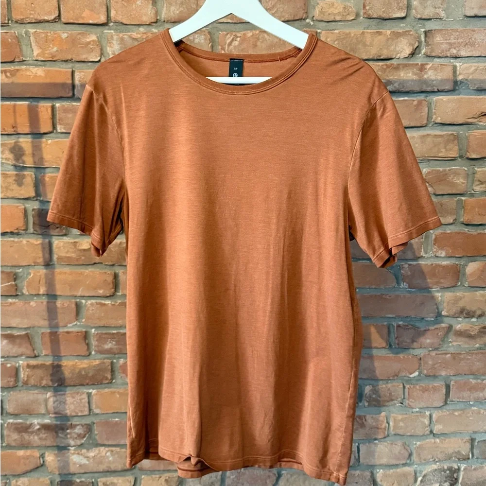 Lululemon T-Shirt - Picture 2 of 3